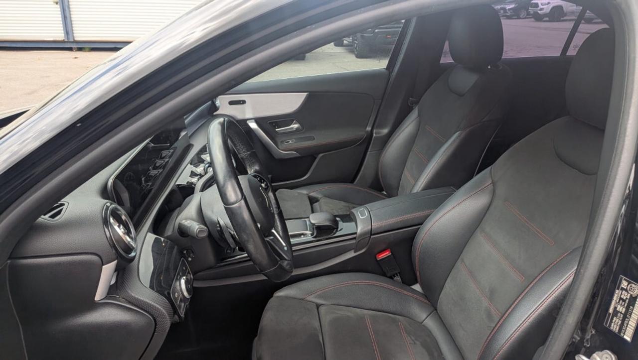 2020 Mercedes-Benz A-Class A 220 4MATIC/ NAVI/ Car Play/Leather/ Sunroof/ Photo