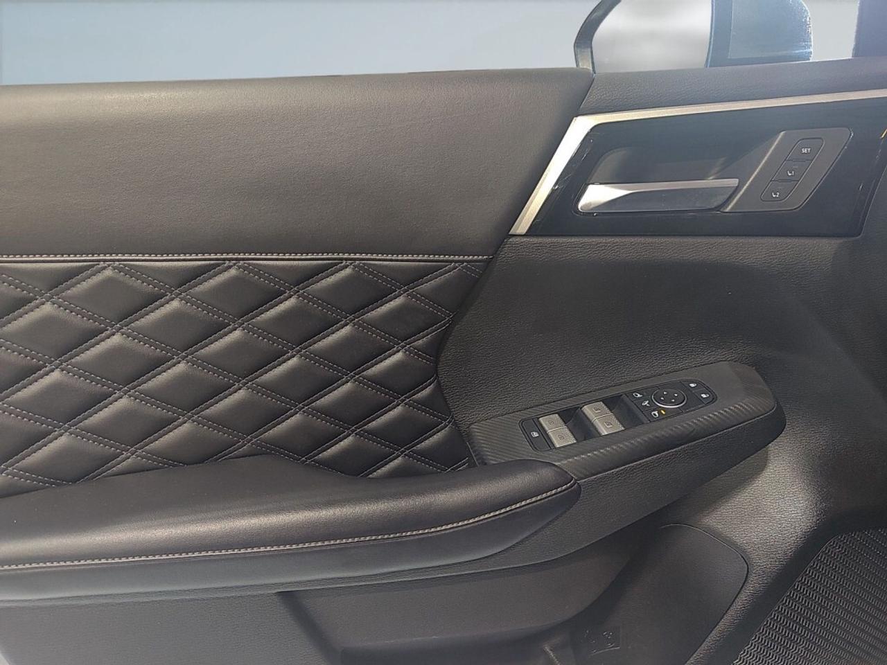 2023 Mitsubishi Outlander PHEV 7 Seater/ Ralliart AWD/Leather/NAVI/Sunroof/Remote Photo