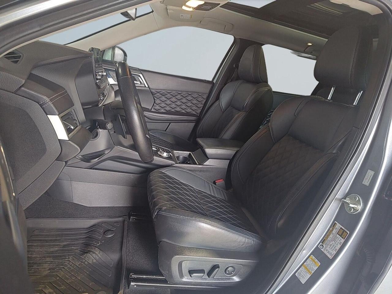 2023 Mitsubishi Outlander PHEV 7 Seater/ Ralliart AWD/Leather/NAVI/Sunroof/Remote Photo