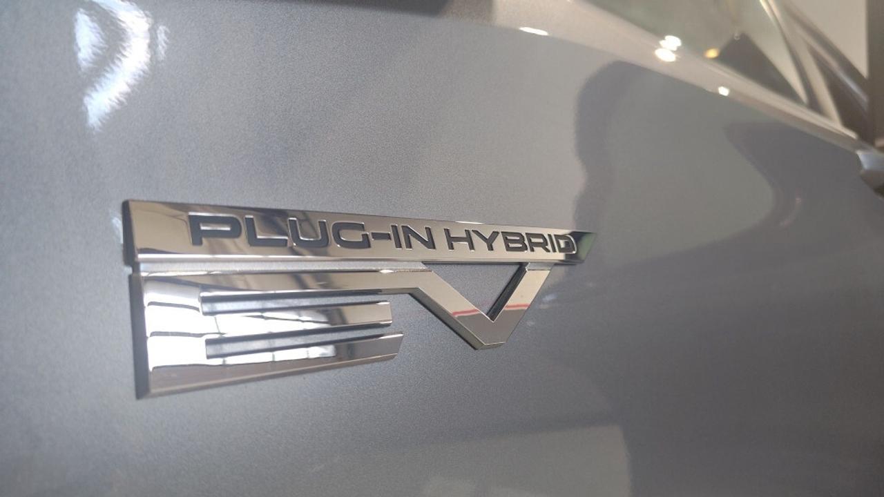 2023 Mitsubishi Outlander PHEV 7 Seater/ Ralliart AWD/Leather/NAVI/Sunroof/Remote Photo
