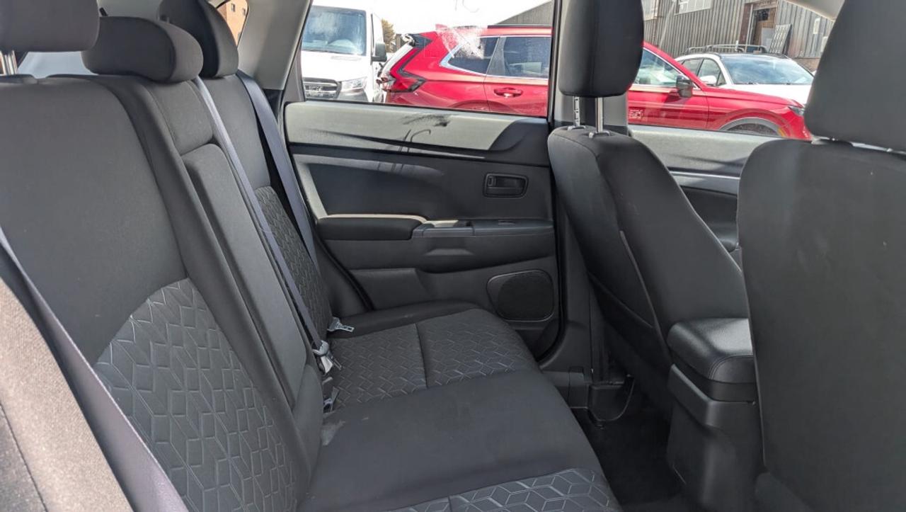 2022 Mitsubishi RVR ES AWD/ Heated Seats/BAck up Cam/ Blueototh/Clean Photo