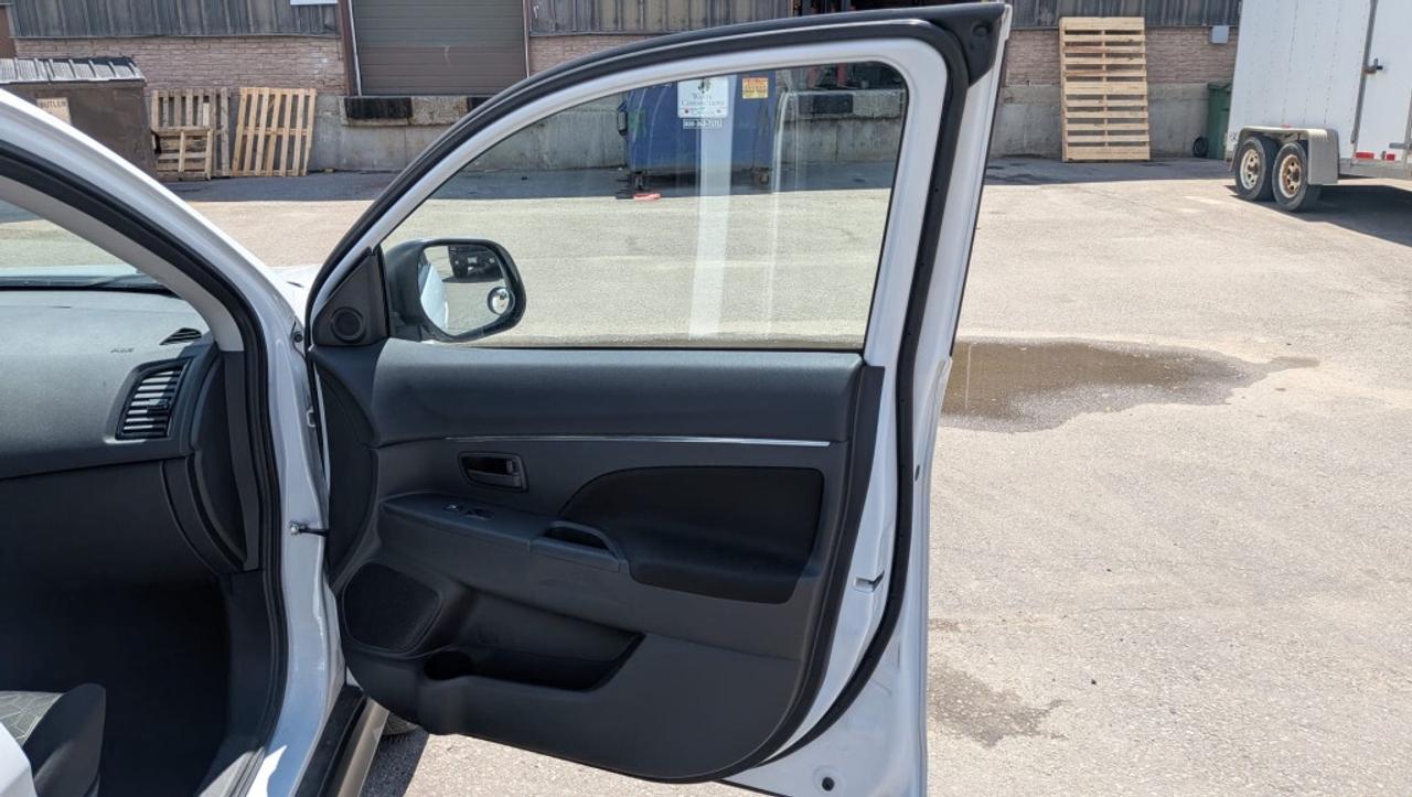 2022 Mitsubishi RVR ES AWD/ Heated Seats/BAck up Cam/ Blueototh/Clean Photo