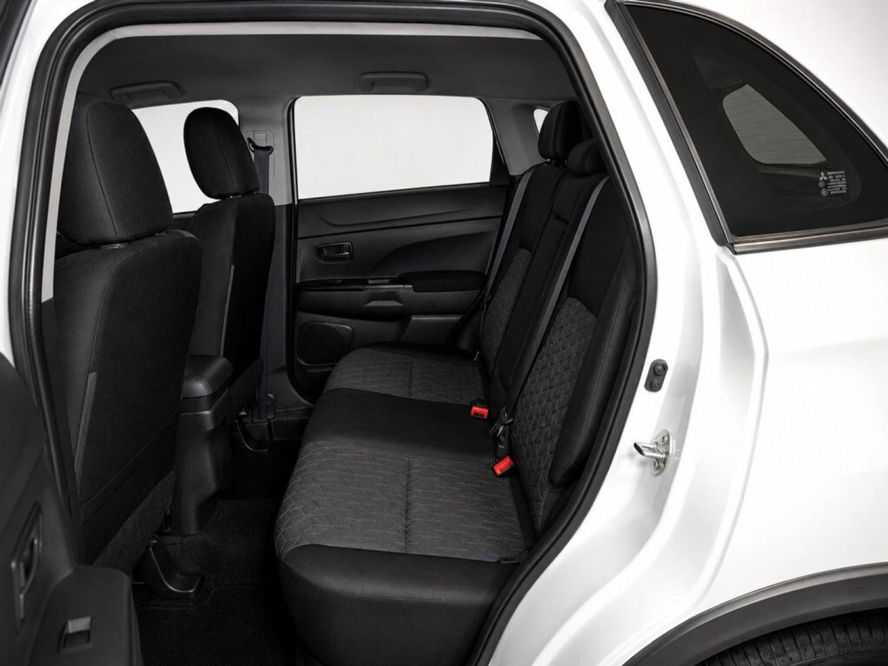 2022 Mitsubishi RVR ES AWD/ Heated Seats/BAck up Cam/ Blueototh/Clean Photo