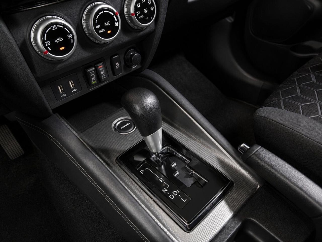 2022 Mitsubishi RVR ES AWD/ Heated Seats/BAck up Cam/ Blueototh/Clean Photo
