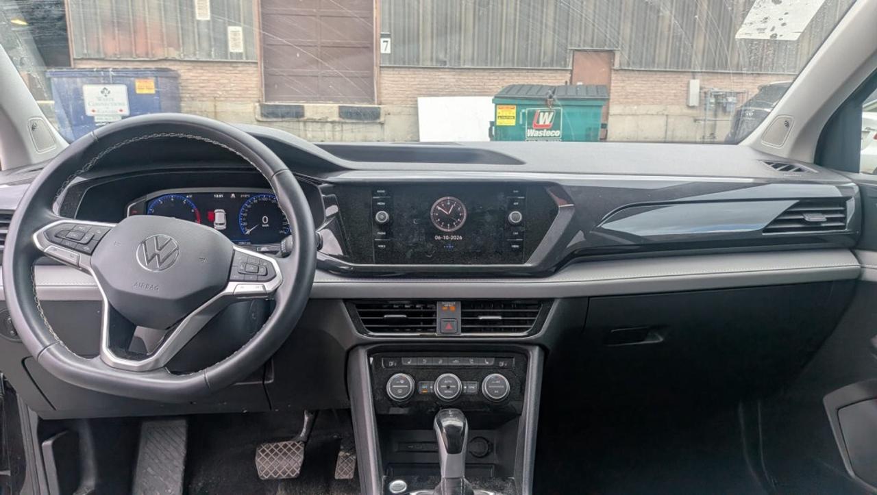 2022 Volkswagen Taos Highline 4MOTION//Leather/NAVI/Sunroof/No accident Photo