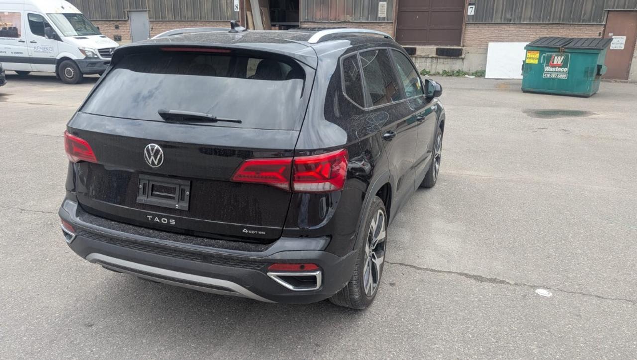2022 Volkswagen Taos Highline 4MOTION//Leather/NAVI/Sunroof/No accident Photo