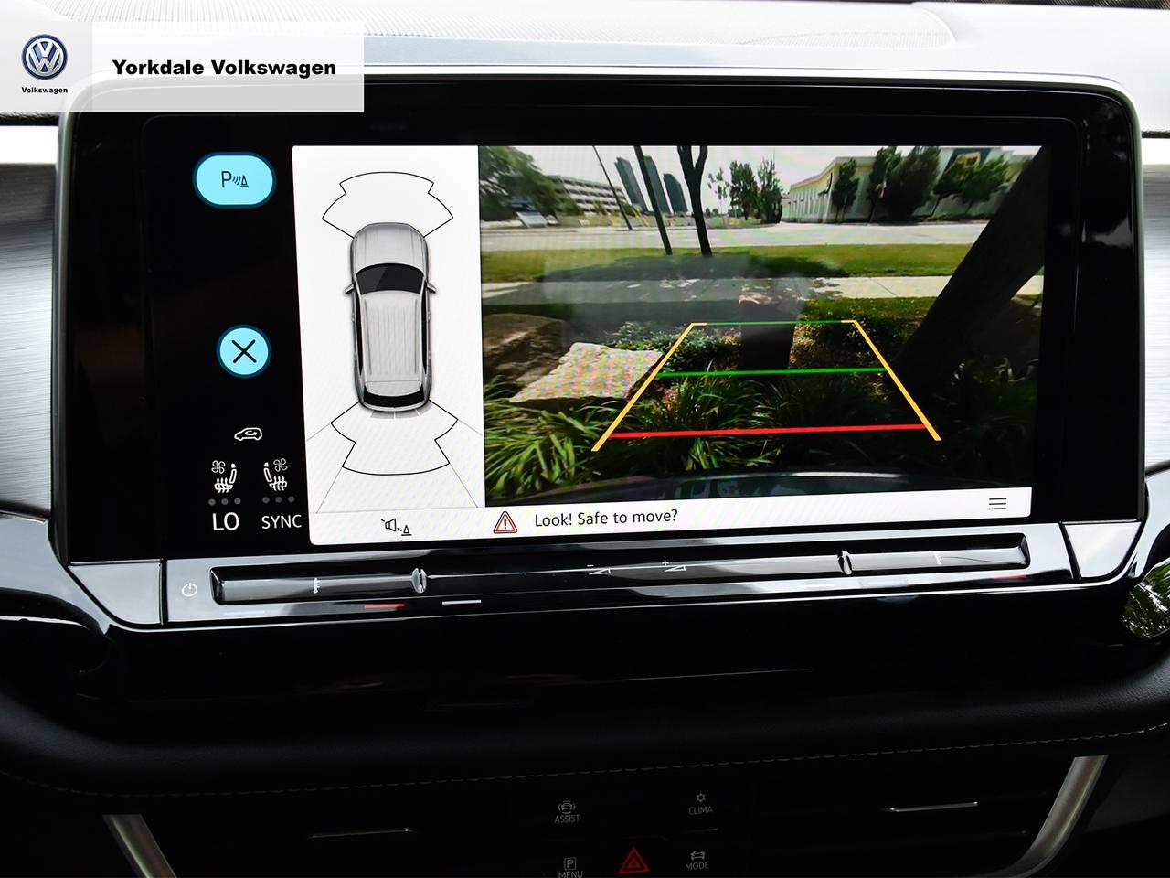 2024 Volkswagen Atlas Cross Sport  Photo