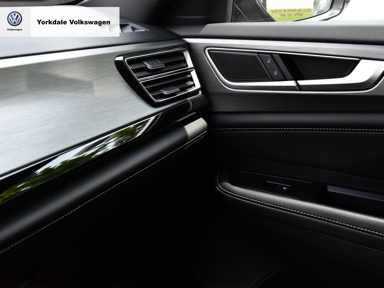 2024 Volkswagen Atlas Cross Sport  Photo