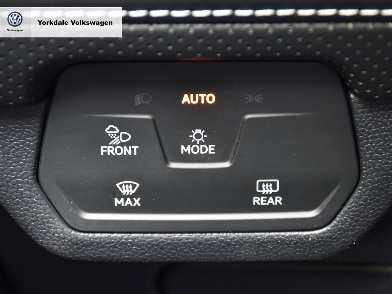 2024 Volkswagen Atlas Cross Sport  Photo