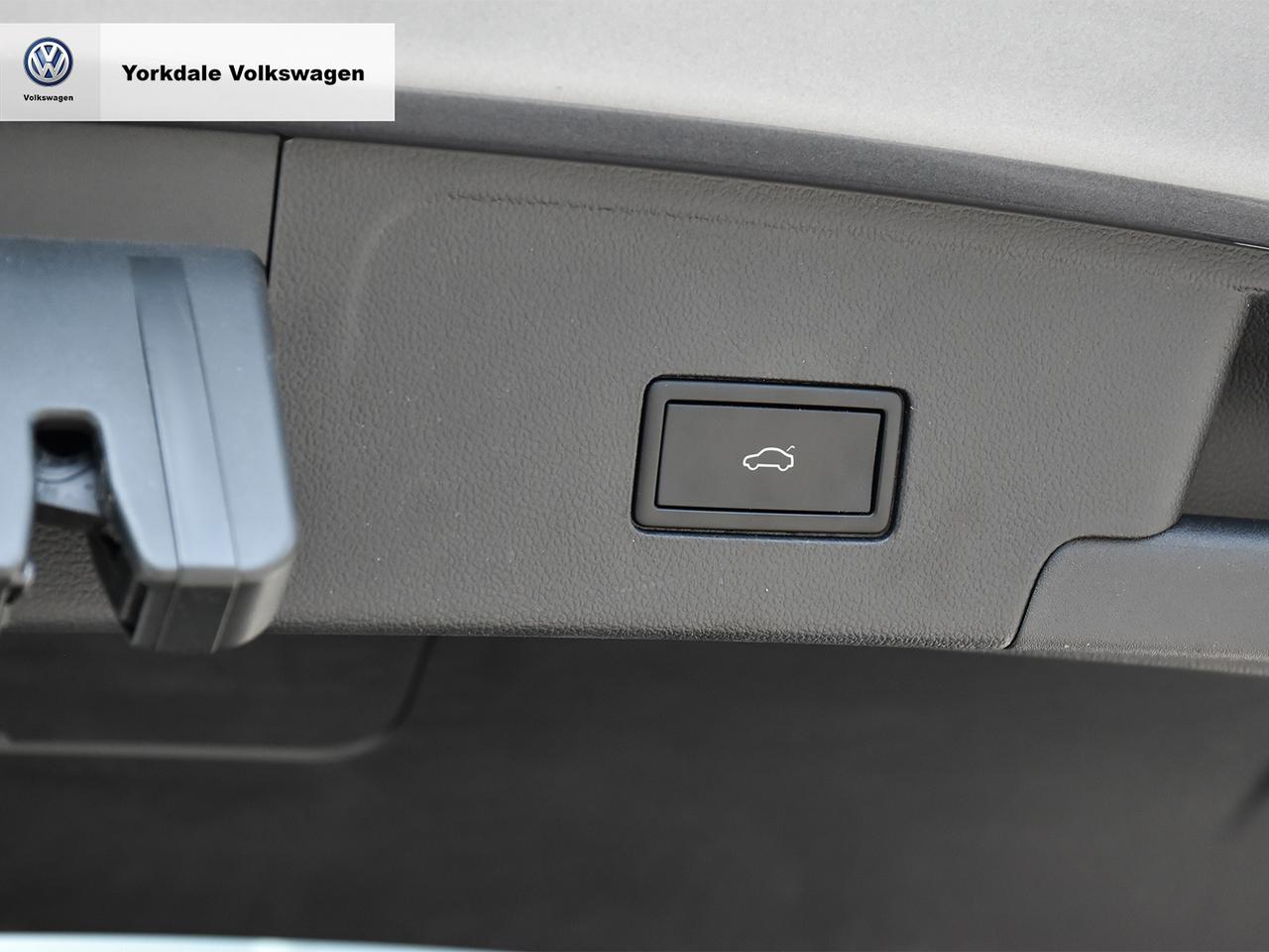2024 Volkswagen Atlas Cross Sport  Photo