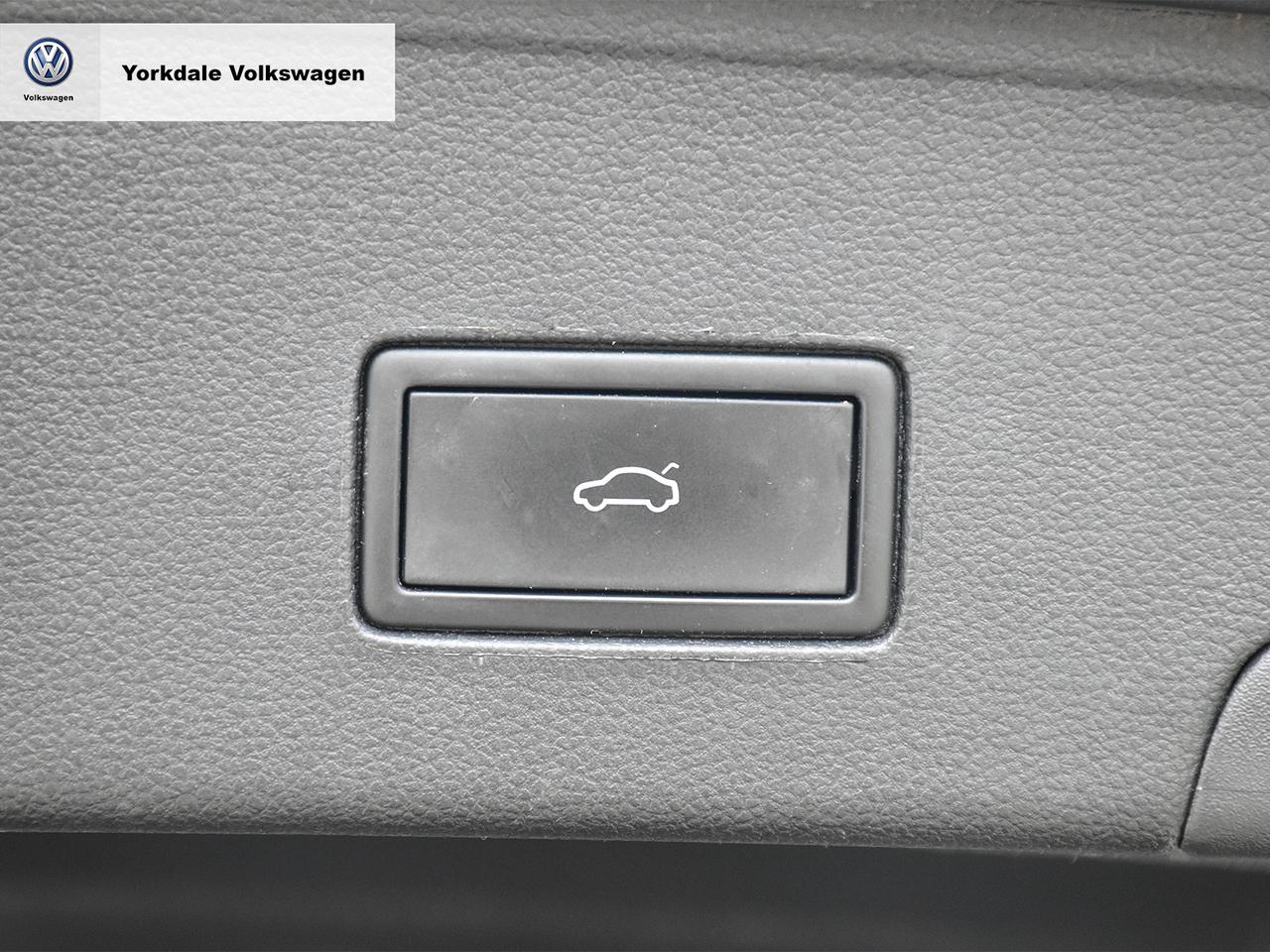 2023 Volkswagen Atlas Cross Sport  Photo