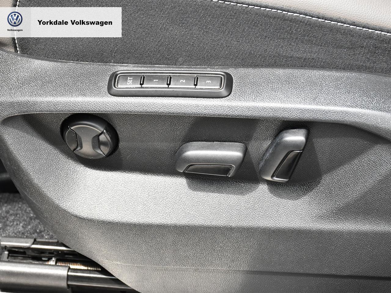 2023 Volkswagen Atlas Cross Sport  Photo