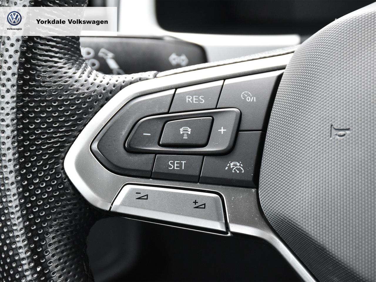 2023 Volkswagen Atlas Cross Sport  Photo