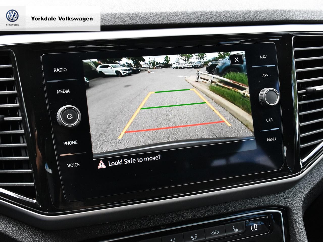 2023 Volkswagen Atlas Cross Sport  Photo