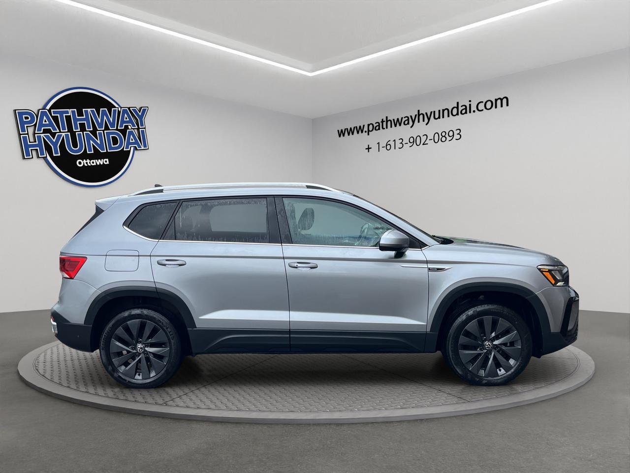 2024 Volkswagen Taos Comfortline | Reverse Cam | Heated Seats Photo2