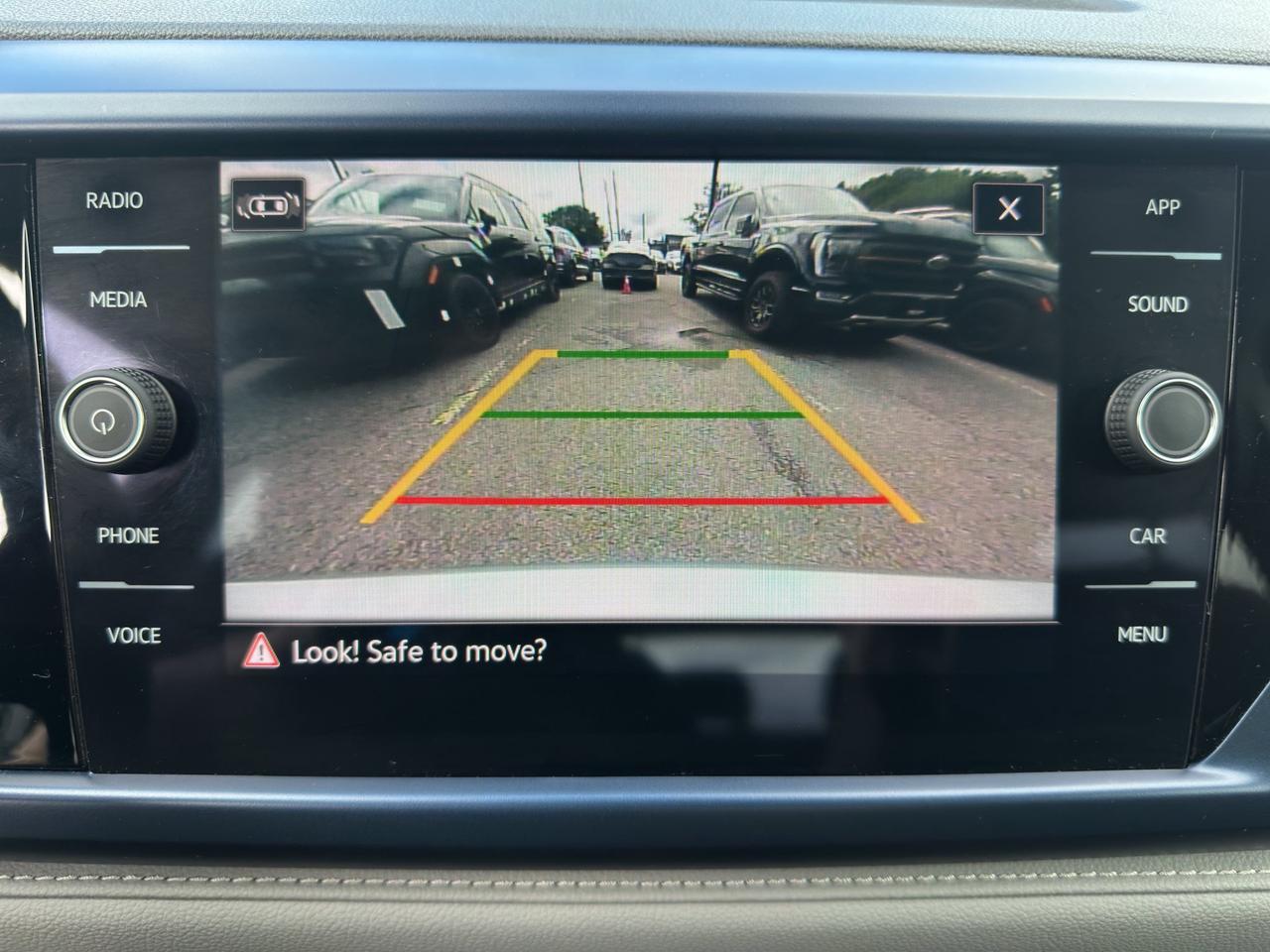2024 Volkswagen Taos Comfortline | Reverse Cam | Heated Seats Photo