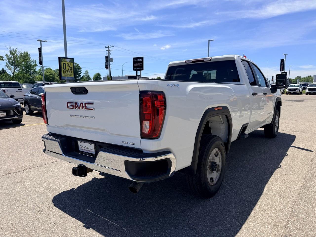 2023 GMC SIERRA 2500HD 4WD Double Cab Long Box Pro Photo