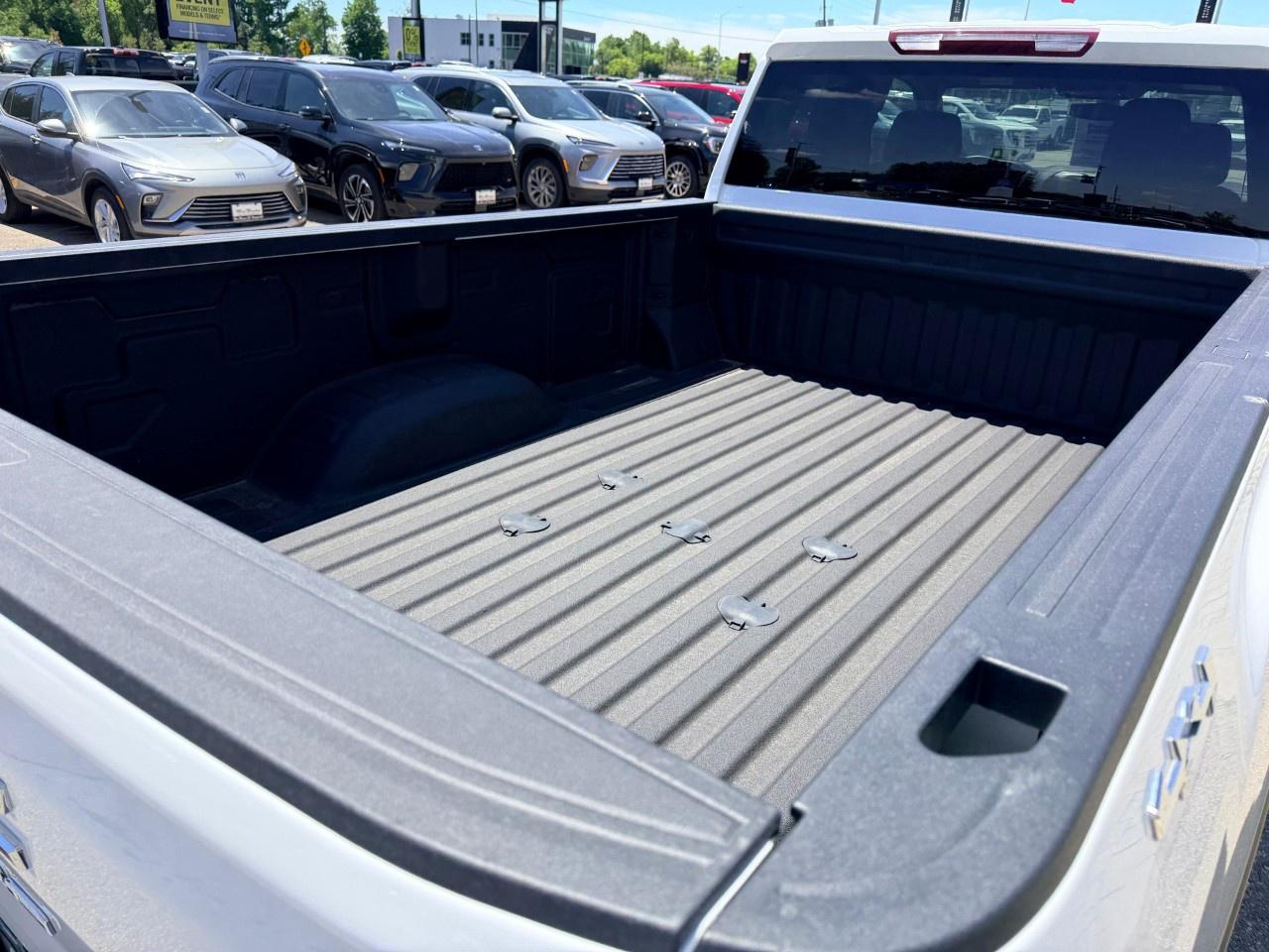 2023 GMC SIERRA 2500HD 4WD Double Cab Long Box Pro Photo