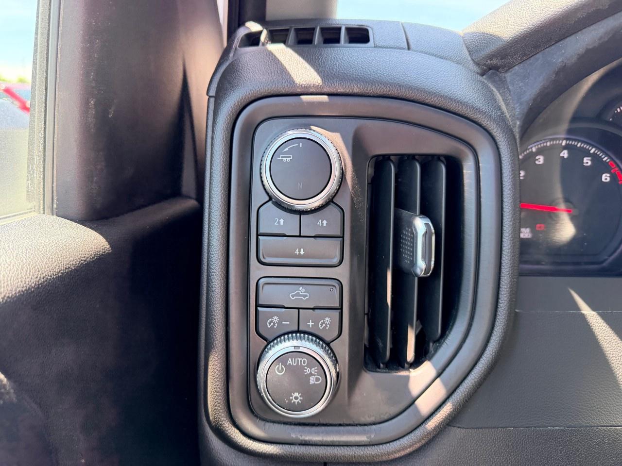 2023 GMC SIERRA 2500HD 4WD Double Cab Long Box Pro Photo
