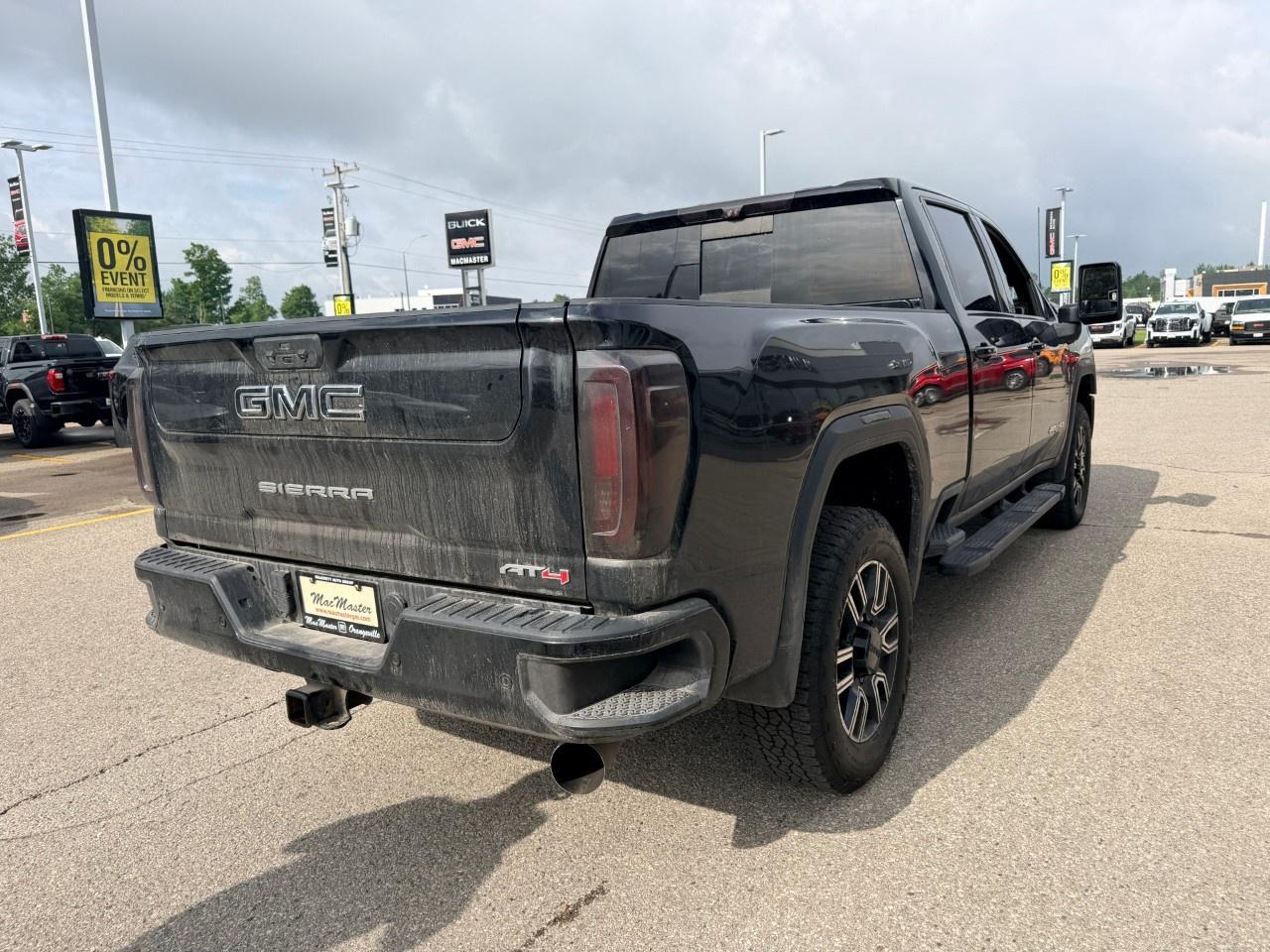 2020 GMC SIERRA 2500HD 4WD Crew Cab Standard Box AT4 Photo
