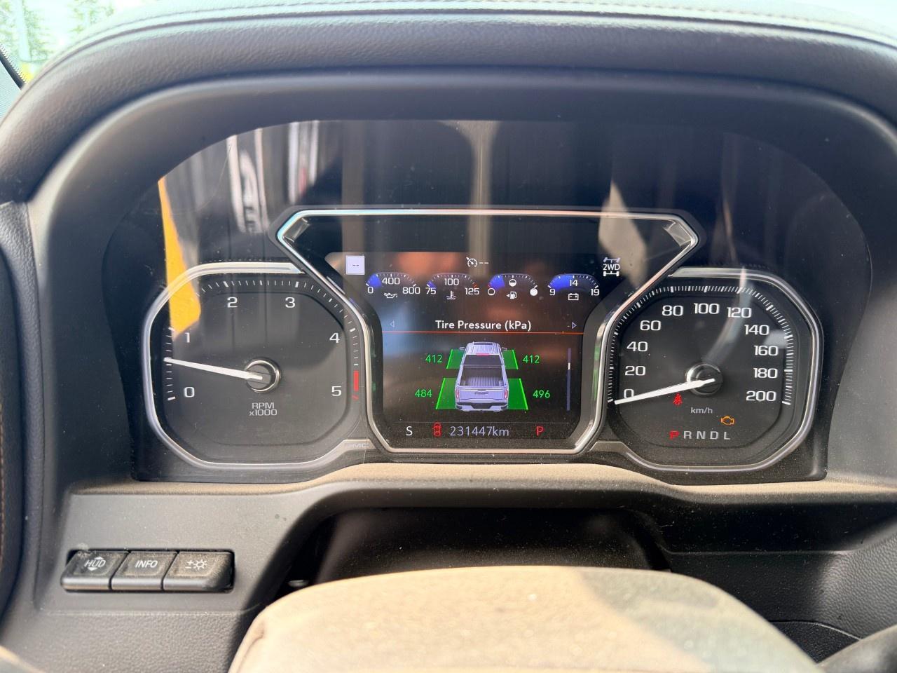 2020 GMC SIERRA 2500HD 4WD Crew Cab Standard Box AT4 Photo