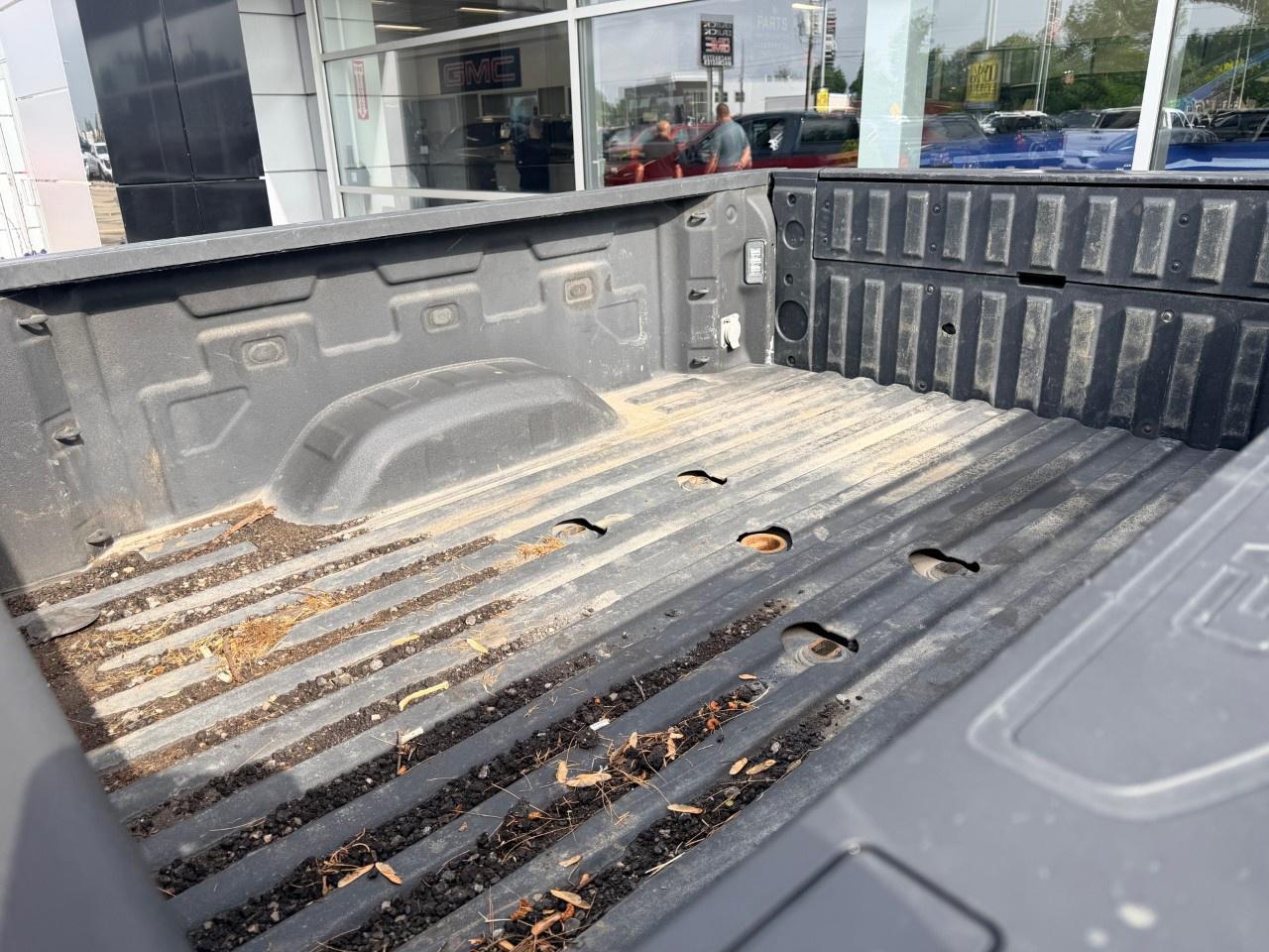 2020 GMC SIERRA 2500HD 4WD Crew Cab Standard Box AT4 Photo