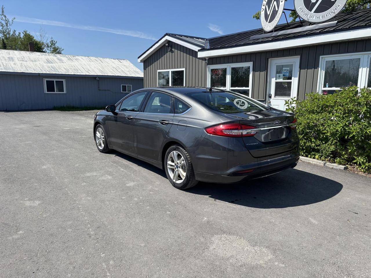 2018 Ford Fusion SE 4dr Front-wheel Drive Sedan Photo2