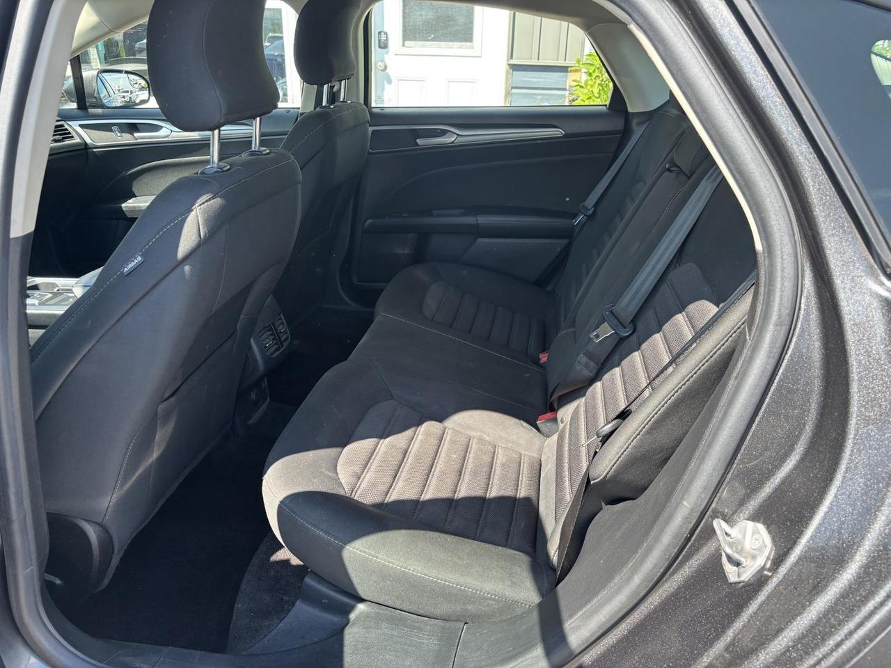 2018 Ford Fusion SE 4dr Front-wheel Drive Sedan Photo
