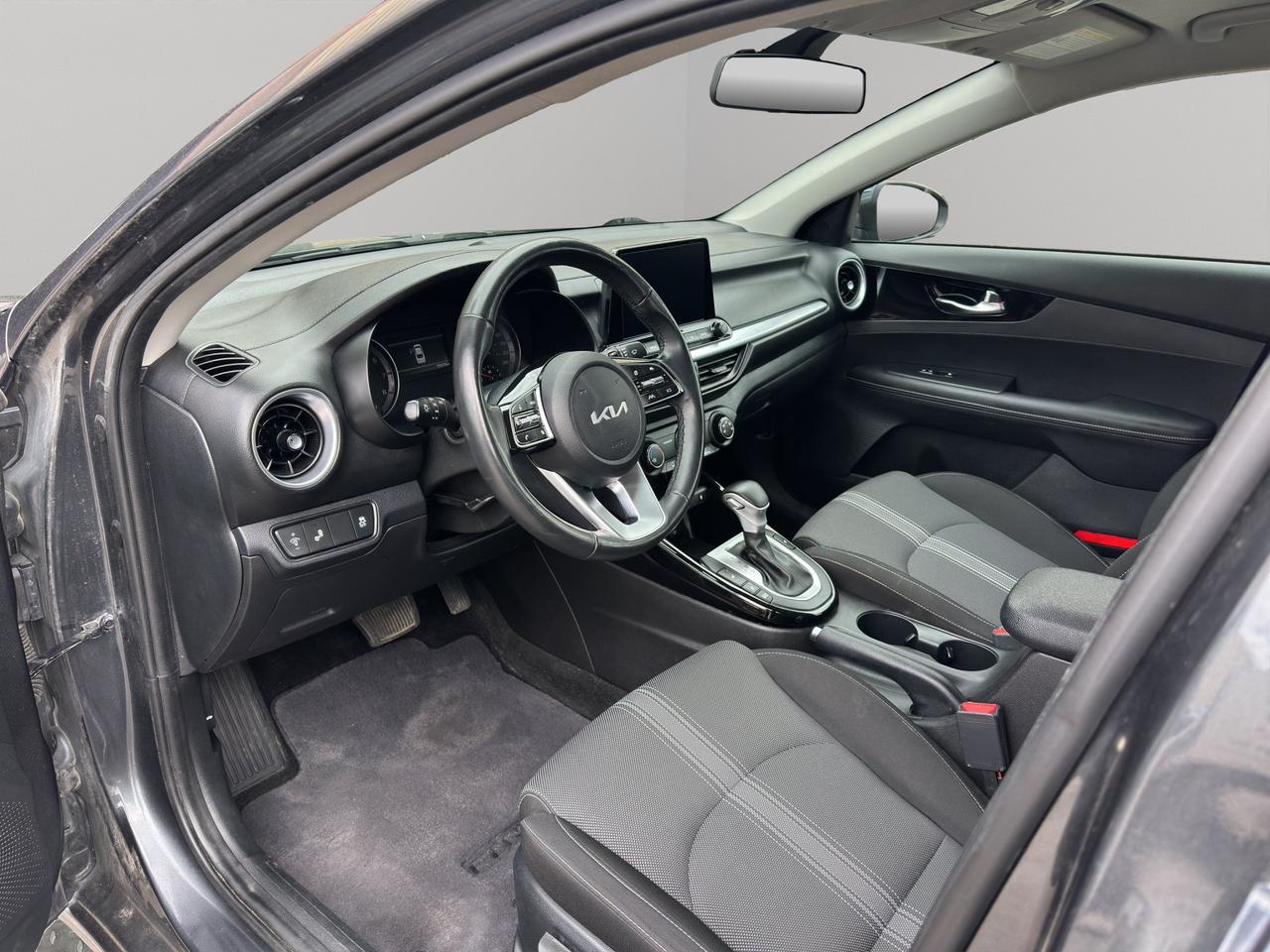 2022 Kia Forte EX | Reverse Cam | Heated Seats Photo