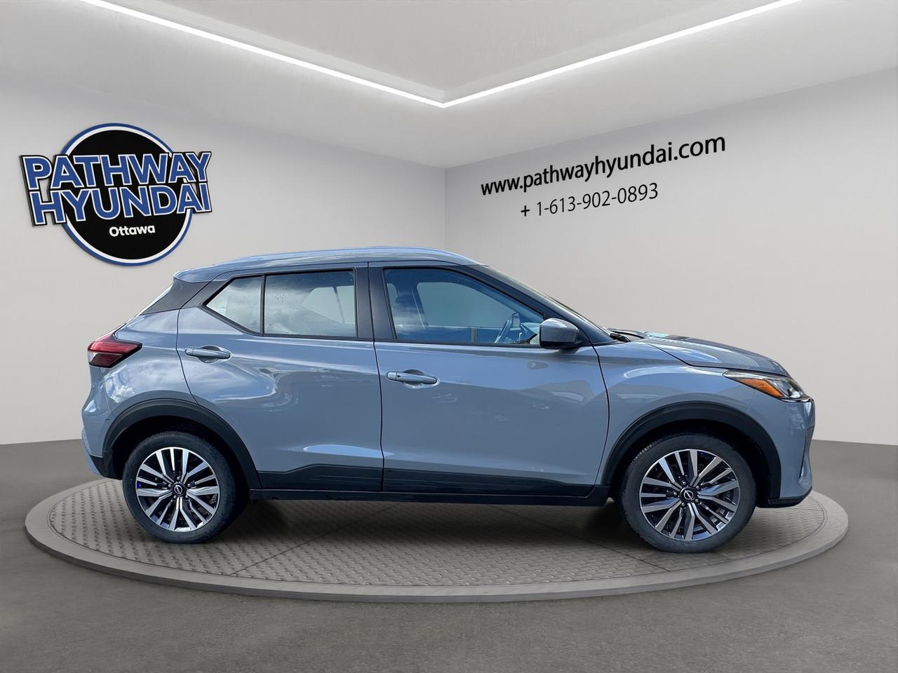 2025 Nissan Kicks Play SV | Reverse Cam | Heated Seats Photo2