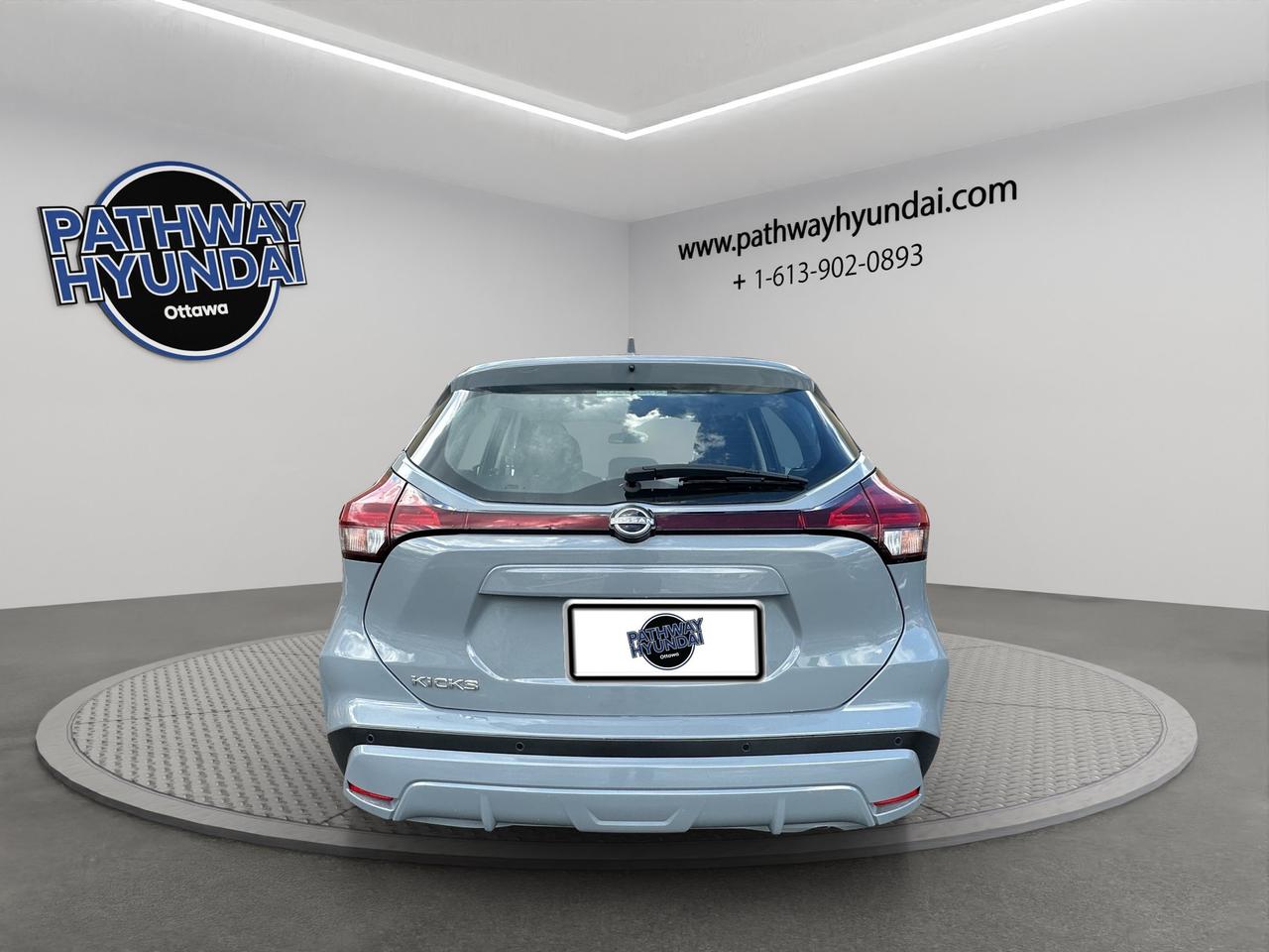2025 Nissan Kicks Play SV | Reverse Cam | Heated Seats Photo4