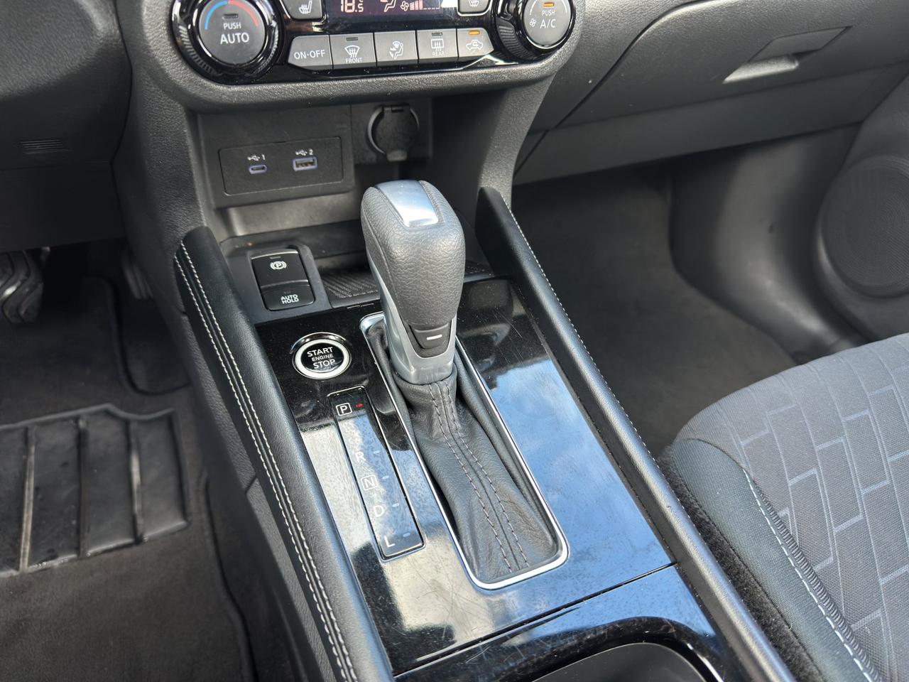 2025 Nissan Kicks Play SV | Reverse Cam | Heated Seats Photo