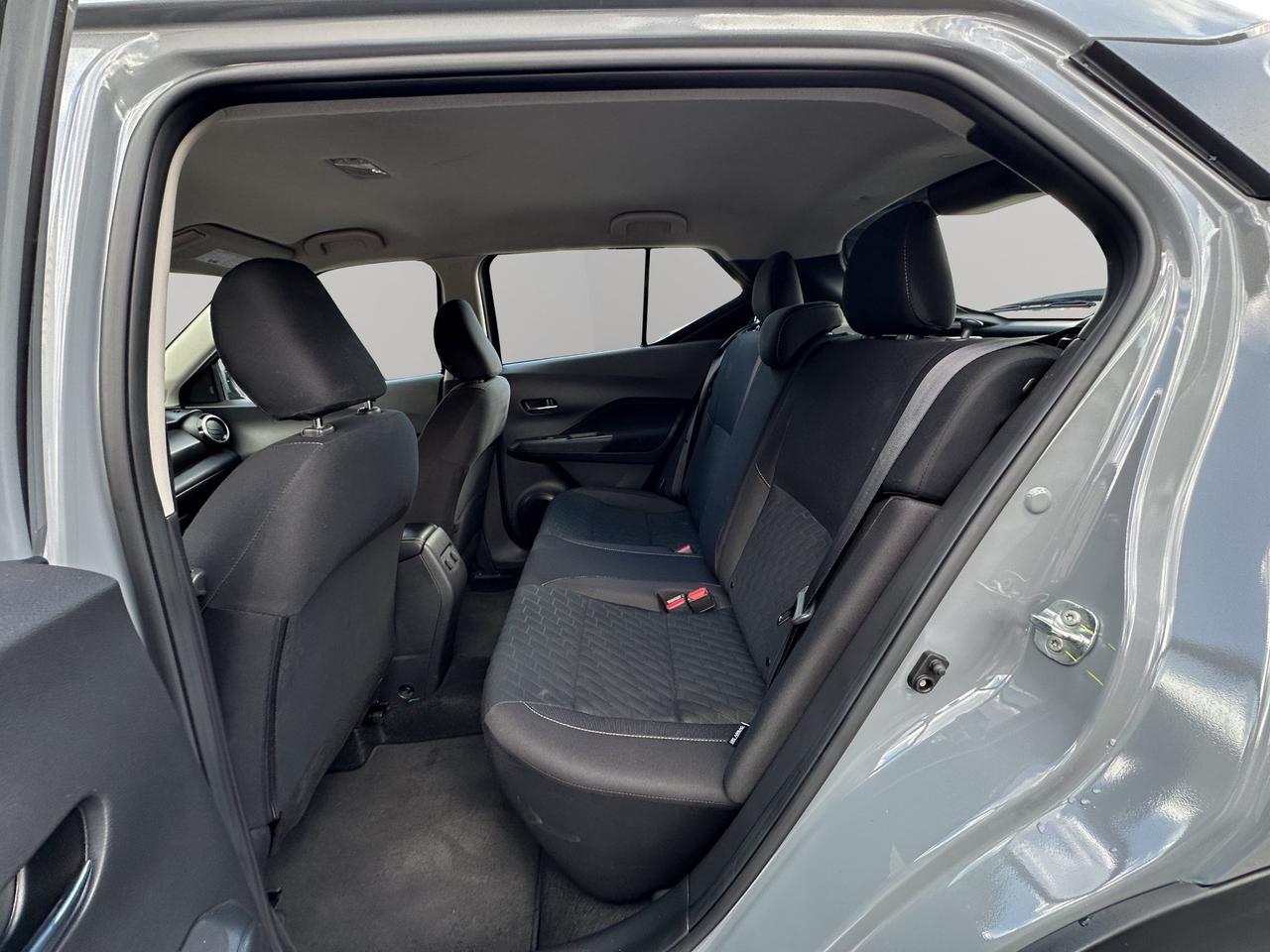 2025 Nissan Kicks Play SV | Reverse Cam | Heated Seats Photo