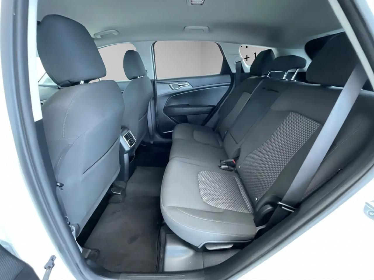 2024 Kia Sportage LX | Reverse Cam | Heated Seats Photo