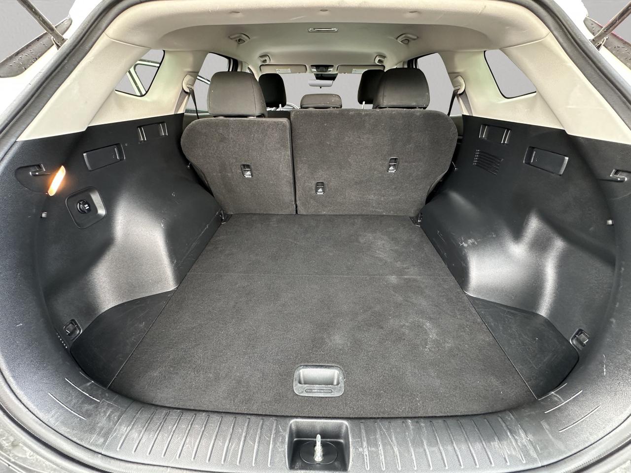 2024 Kia Sportage LX | Reverse Cam | Heated Seats Photo