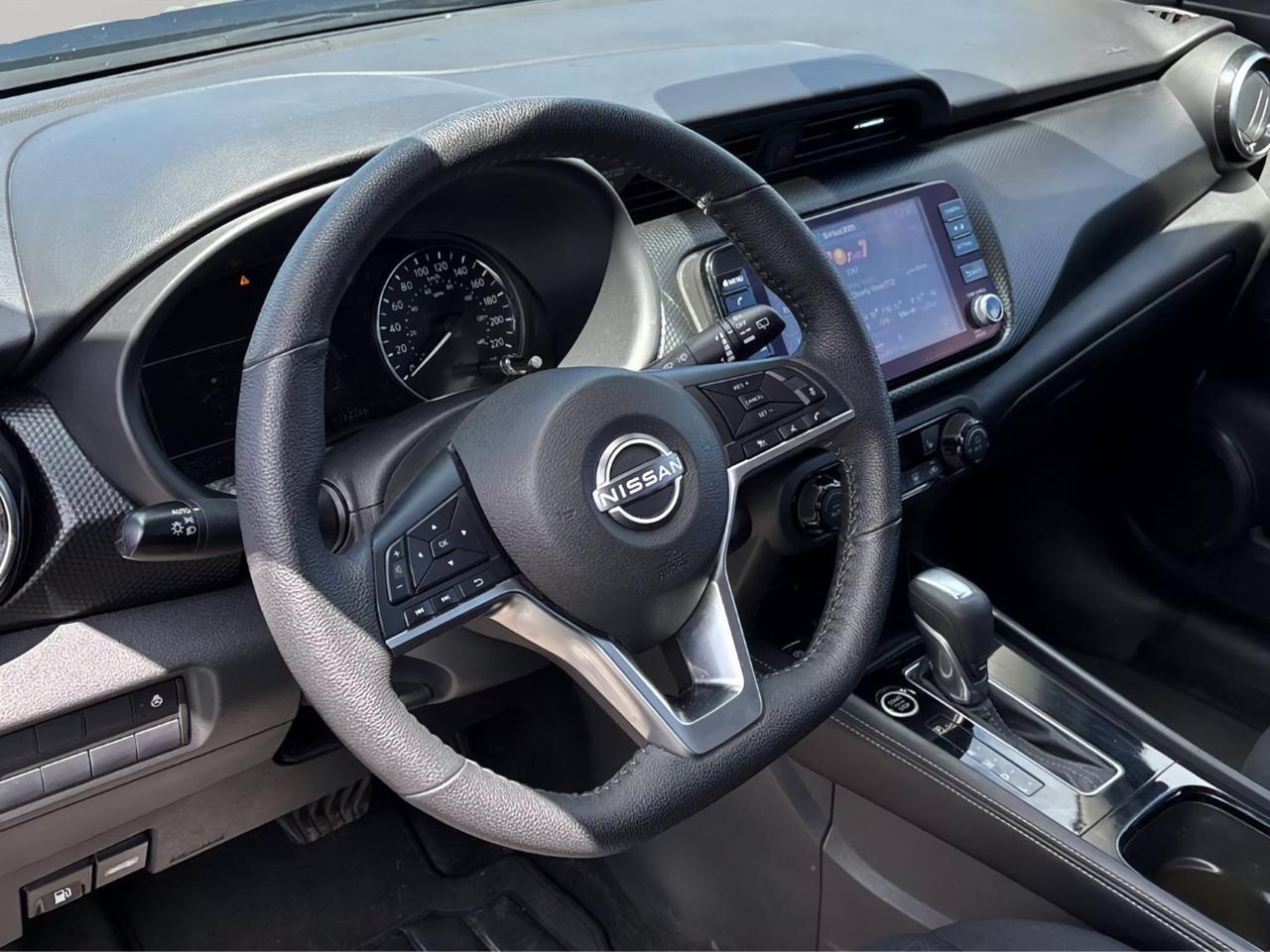 2025 Nissan Kicks Play SV | Reverse Cam | Heated Seats Photo
