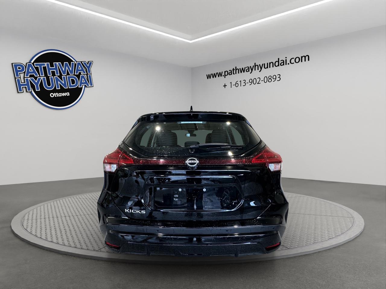 2025 Nissan Kicks Play SV | Reverse Cam | Heated Seats Photo