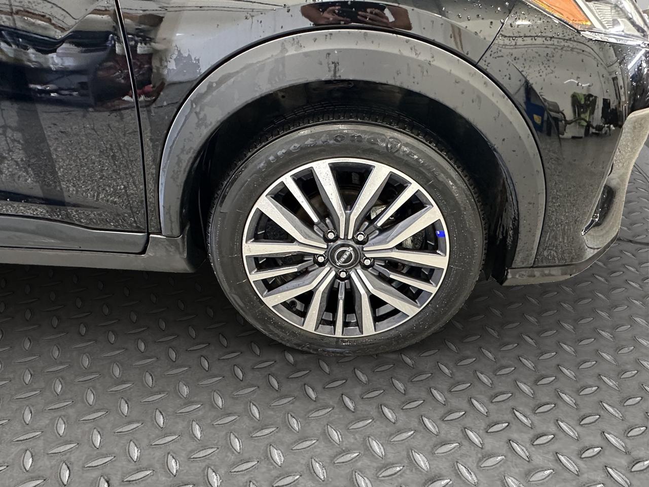 2025 Nissan Kicks Play SV | Reverse Cam | Heated Seats Photo