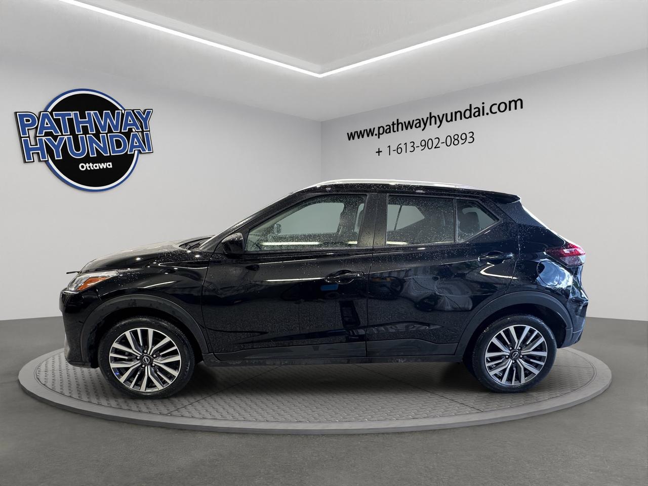 2025 Nissan Kicks Play SV | Reverse Cam | Heated Seats Photo
