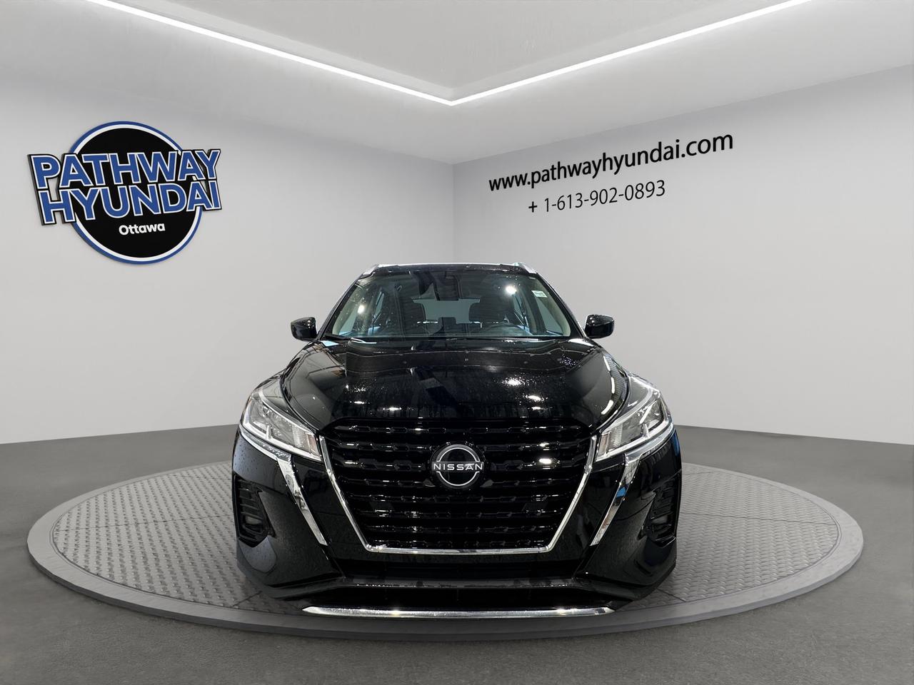 2025 Nissan Kicks Play SV | Reverse Cam | Heated Seats Photo