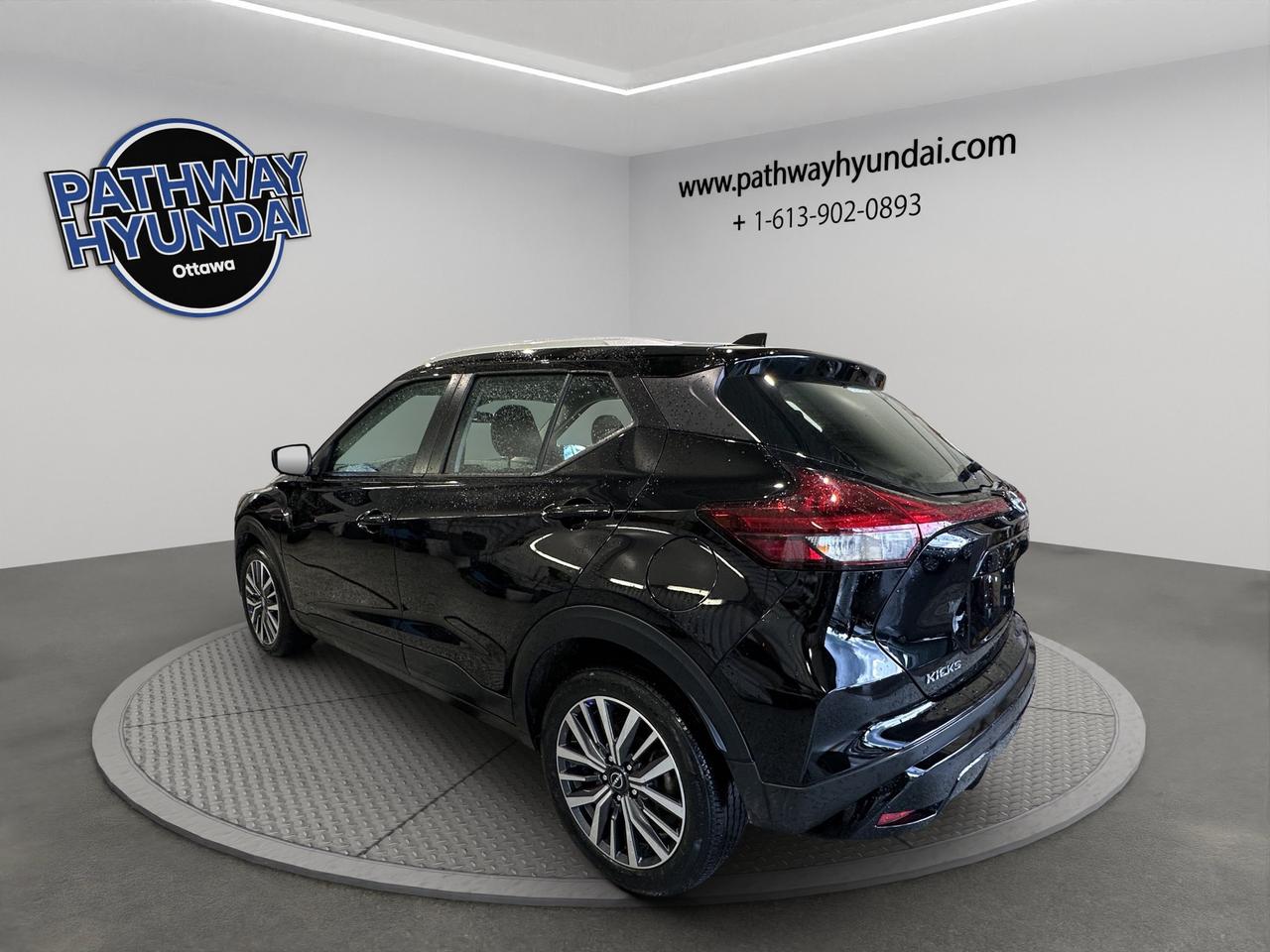 2025 Nissan Kicks Play SV | Reverse Cam | Heated Seats Photo