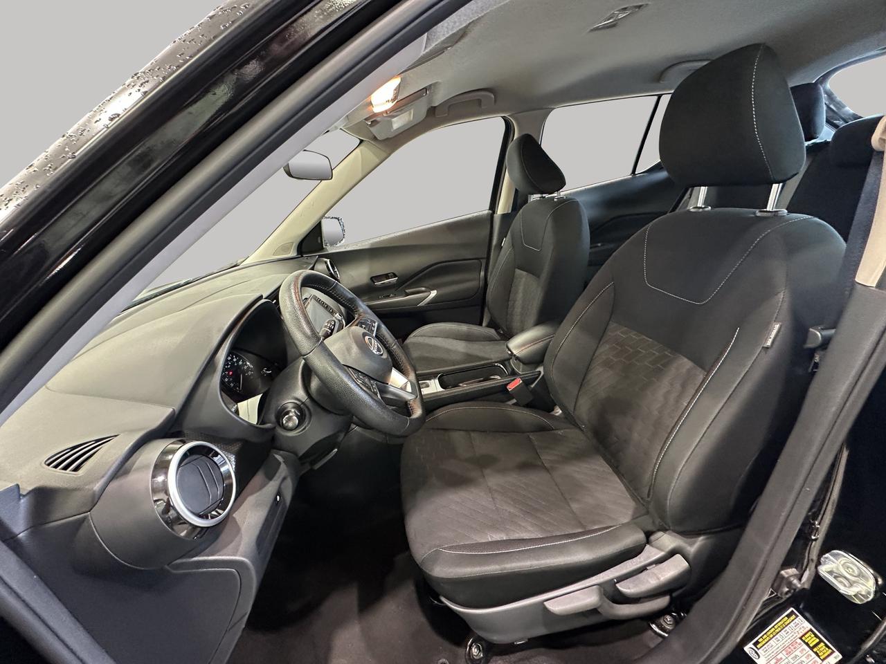 2025 Nissan Kicks Play SV | Reverse Cam | Heated Seats Photo