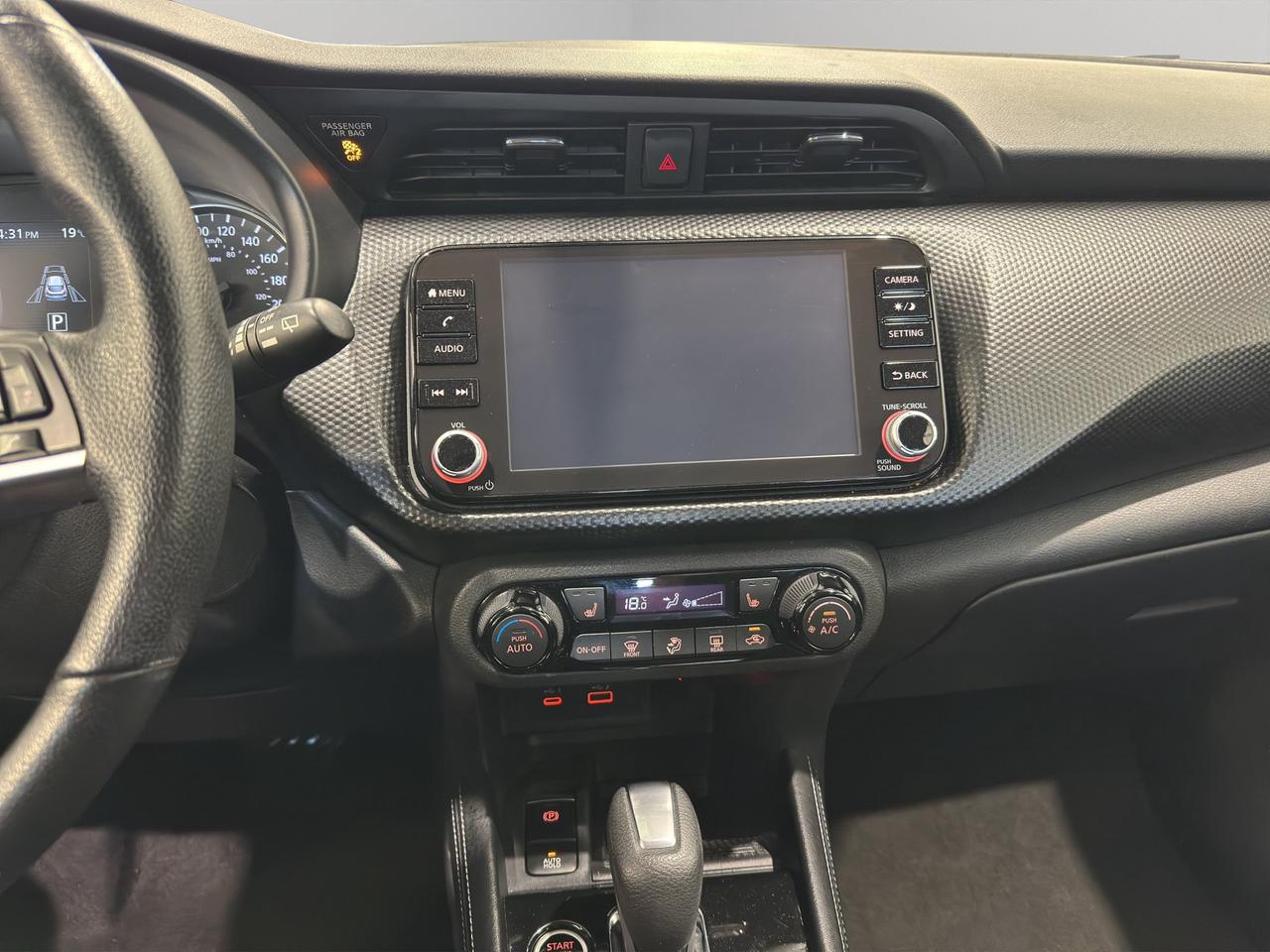 2025 Nissan Kicks Play SV | Reverse Cam | Heated Seats Photo