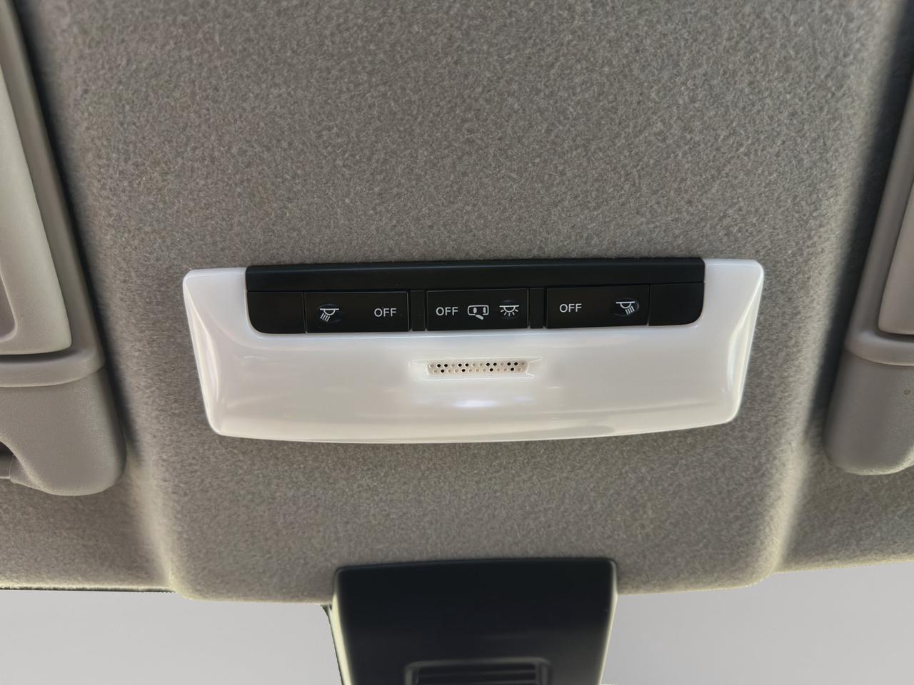 2025 Nissan Kicks Play SV | Reverse Cam | Heated Seats Photo