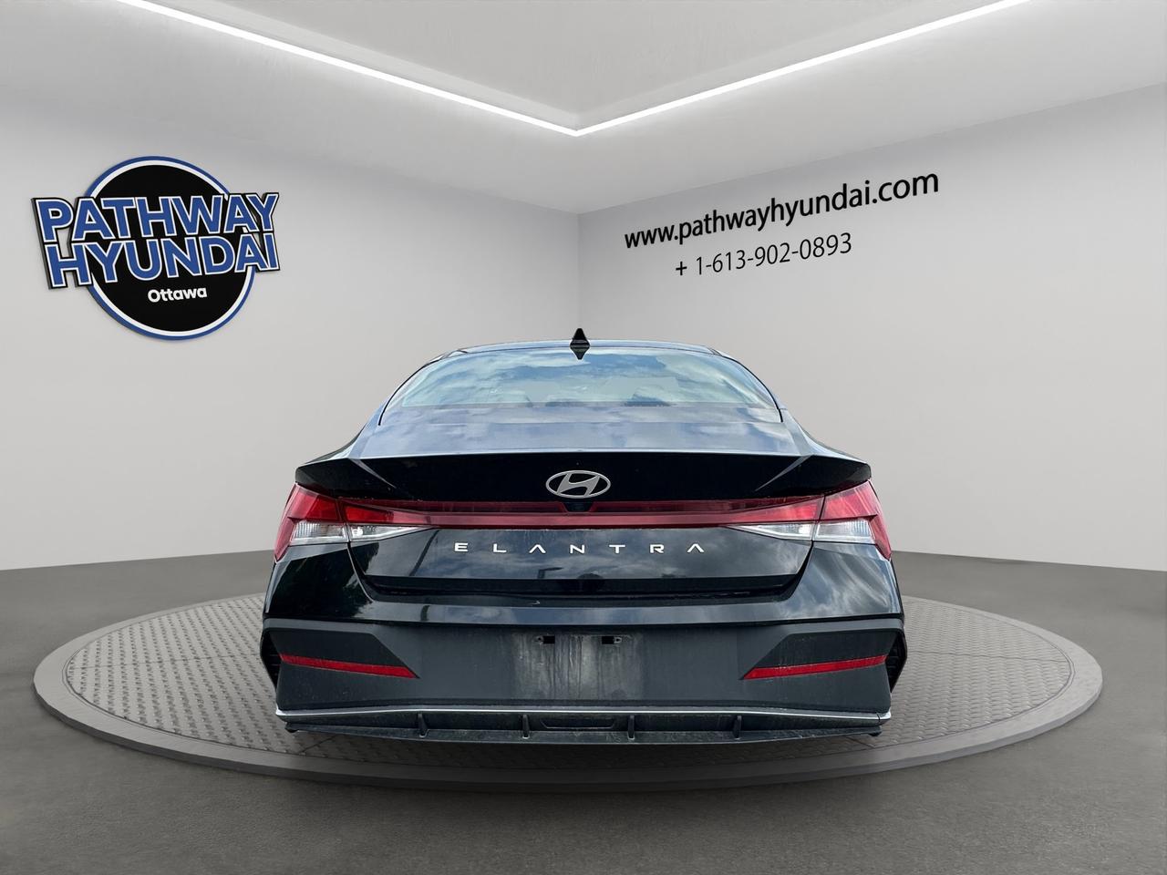 2024 Hyundai Elantra Preferred | Reverse Cam | Heated Seats Photo