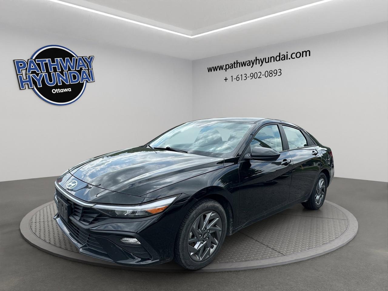 2024 Hyundai Elantra Preferred | Reverse Cam | Heated Seats Photo