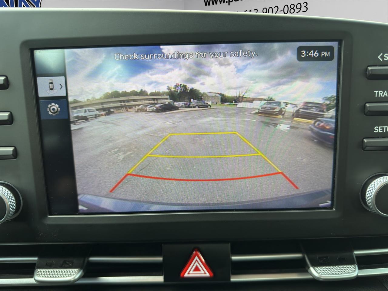 2024 Hyundai Elantra Preferred | Reverse Cam | Heated Seats Photo