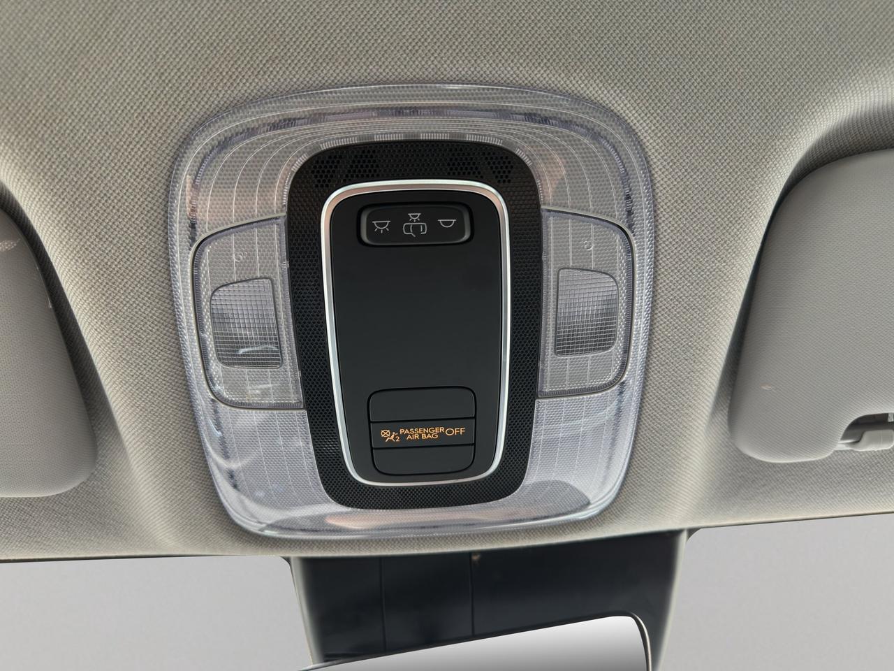 2024 Hyundai Elantra Preferred | Reverse Cam | Heated Seats Photo