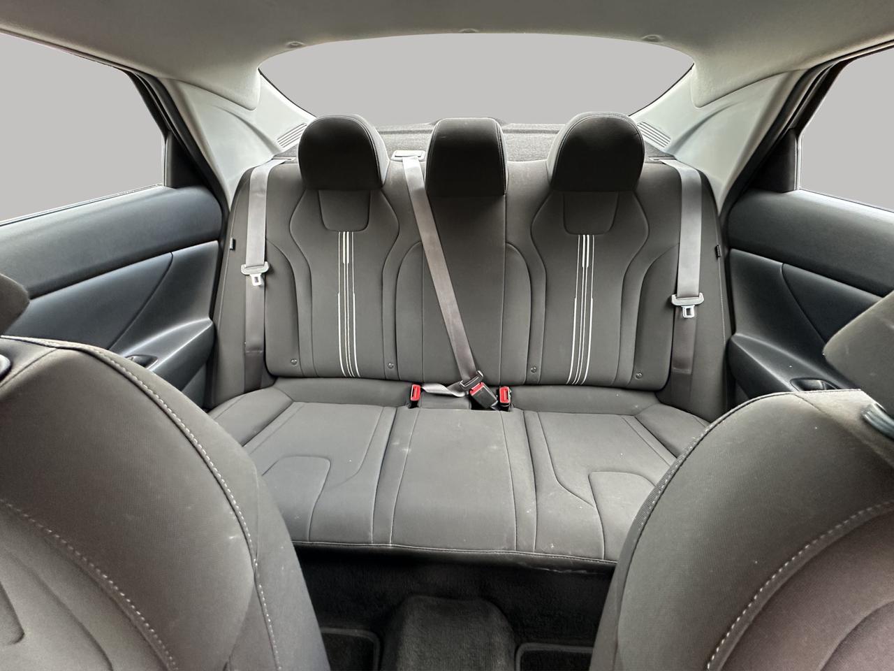 2024 Hyundai Elantra Preferred | Reverse Cam | Heated Seats Photo