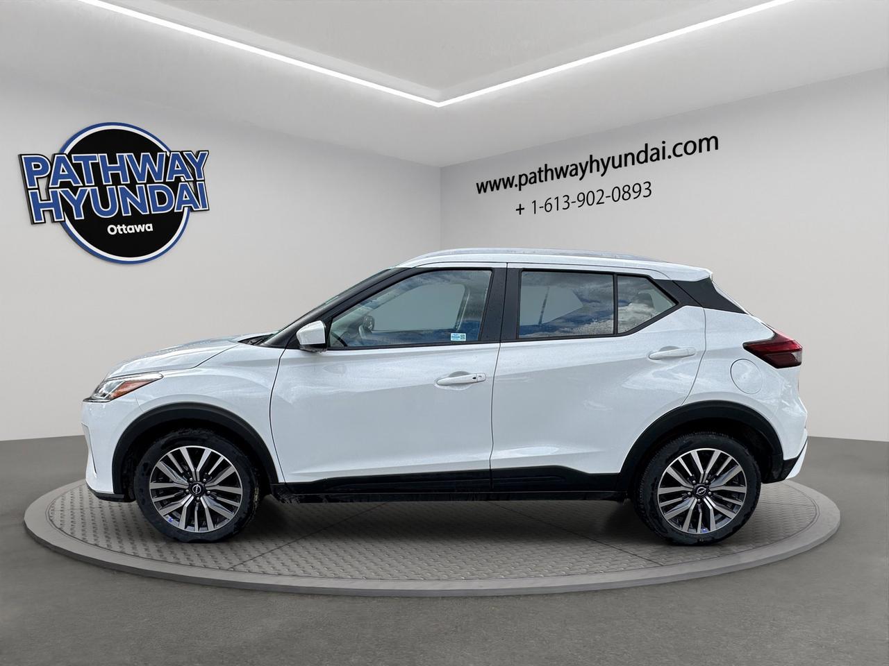 2025 Nissan Kicks Play SV | Reverse Cam | Heated Seats Photo